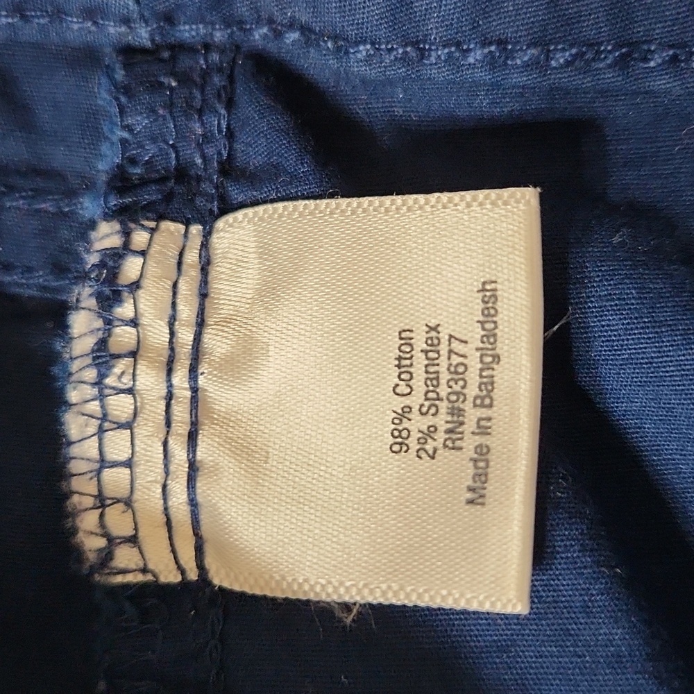 Women's St Johns Bay navy cargo shorts with pockets cotton/spandex size 16 - Picture 7 of 8